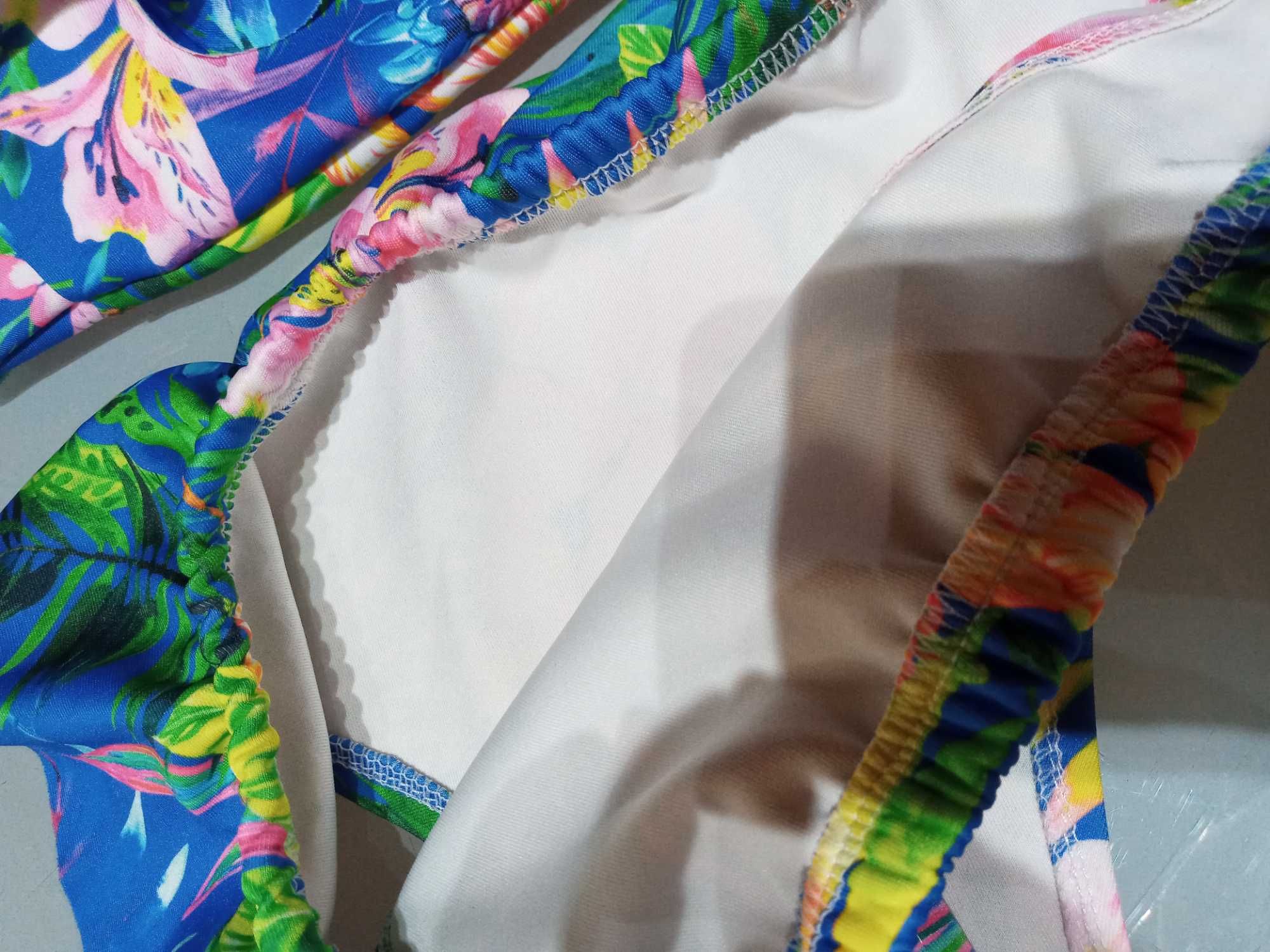 Bikini moda brasileira. Tamanho S/M forrado e com enchimento no peito