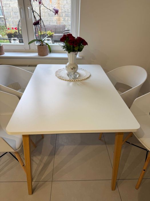 biały stół prostokatny skandynawski 120x80 stan bardzo  dobry