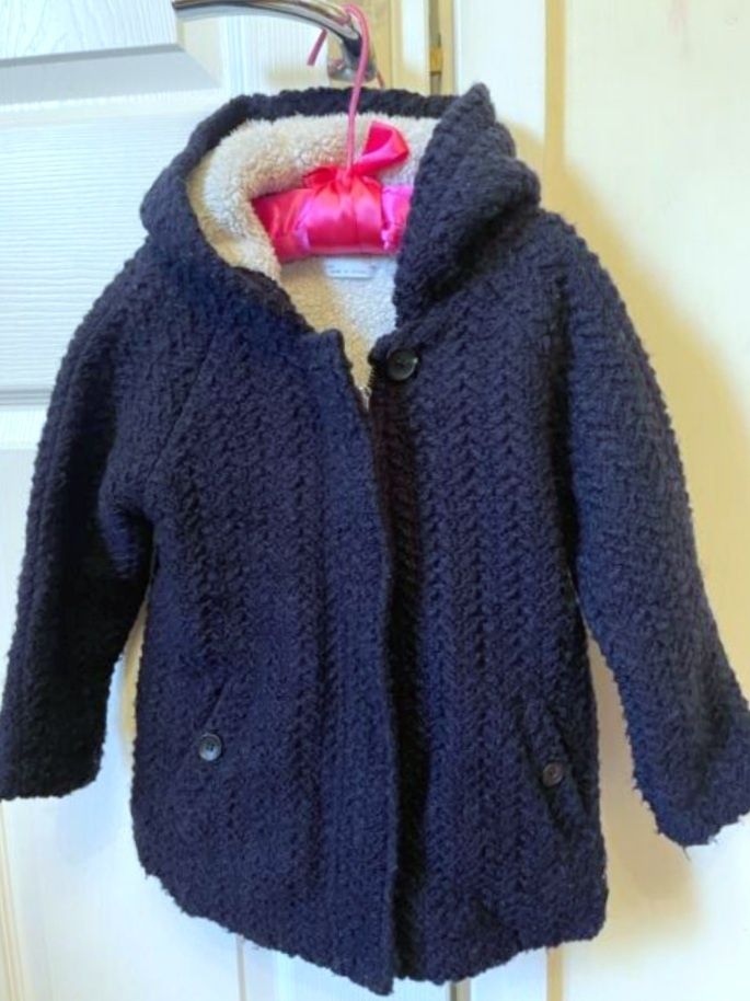 Верхняя одежда ,ZARА,для девочки вязаное пальто ,на 6 л
- Трикотаж для