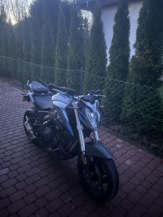 Voge 500r 2022 rok A2 jak nowy delikatnie uszkodzony 1 wł 2 kluczyki