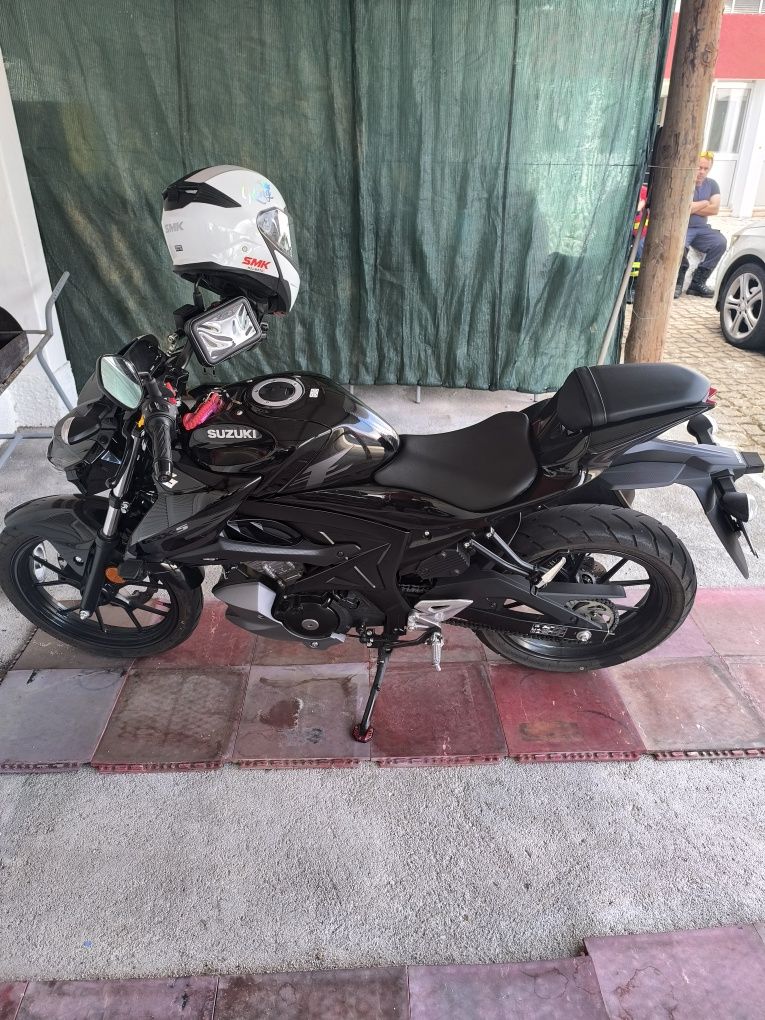 Moto GSXS 125 fire blade