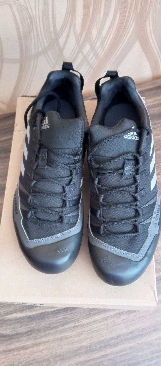 Нові трекінгові кросівки Adidas Terrex Swift Solo Approach