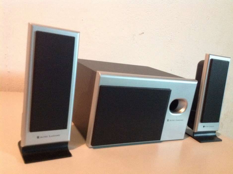 Colunas 2.1 Altec Lansing VS 2121