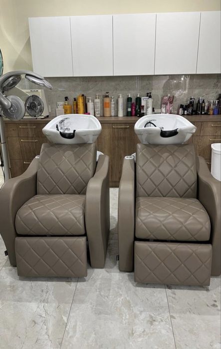 Перукарська мийка та крісла