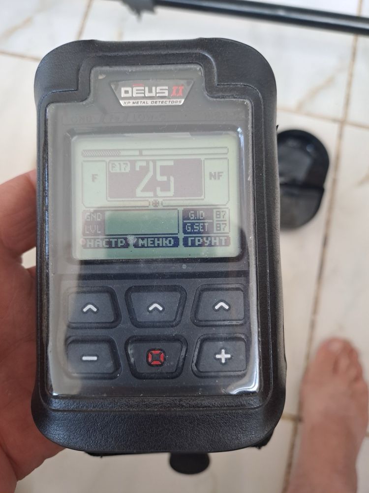 Продаю металошукач xp deus2