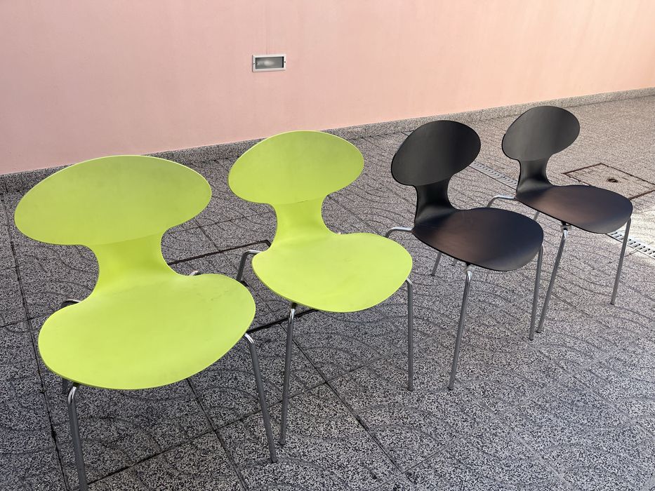 Mesa de refeição + 4 Cadeiras