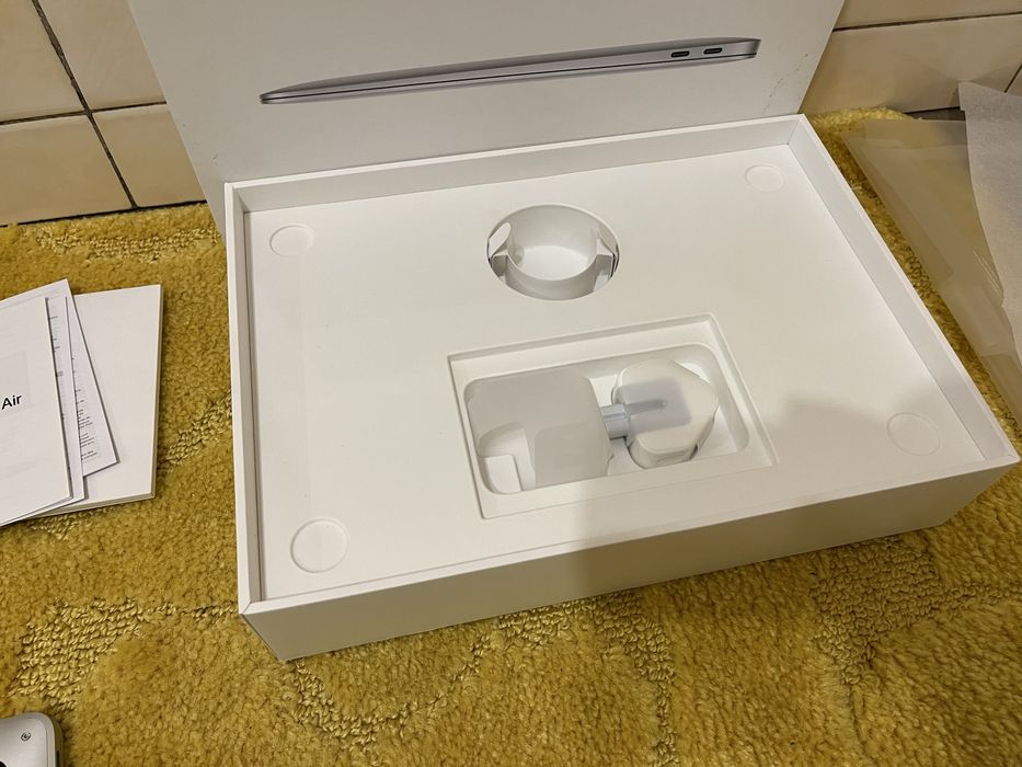 Macbook air m1 8/256