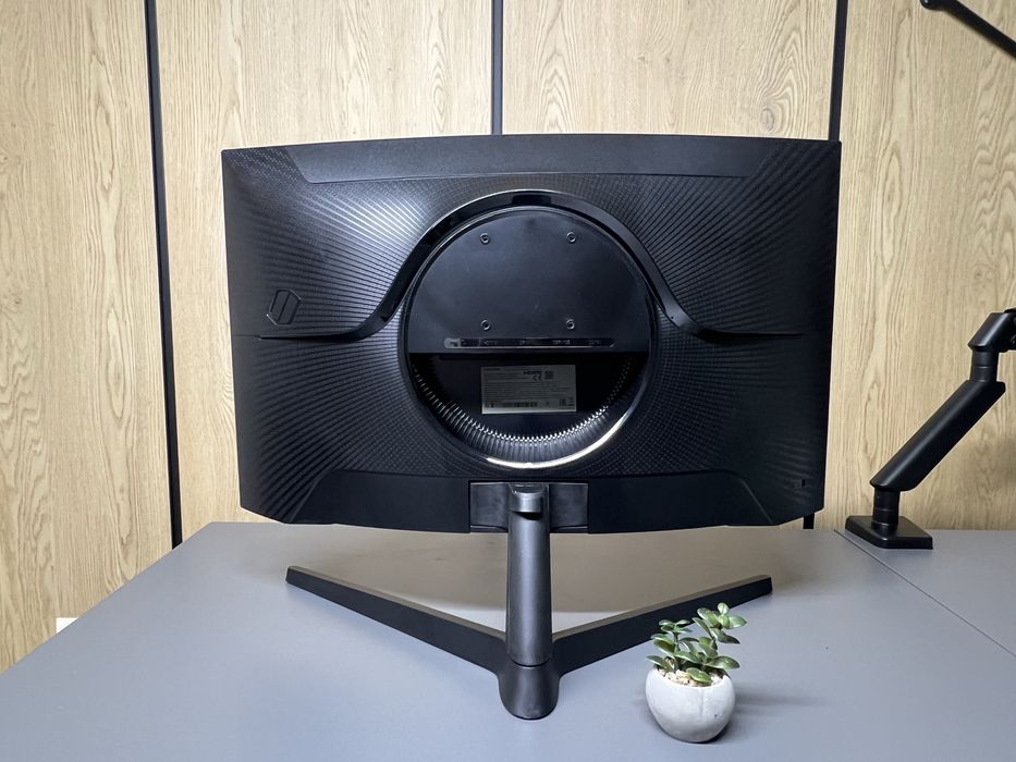 Монітор Samsung odyssey g5 27" 165hz Wqhd