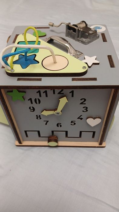 Бізікуб для малечі