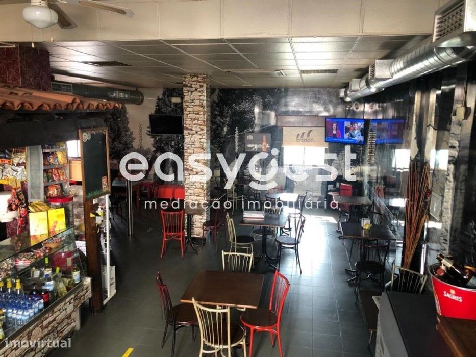 Snack-Bar / Restaurante com alvará, equipado e com 95m2 de área