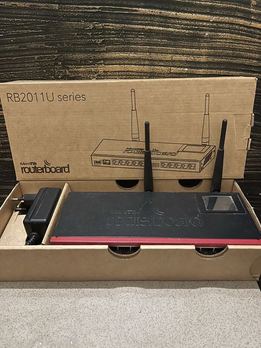 MikroTik RB2011UiAS‑2HnD‑IN маршрутизатор гигабітний роутер