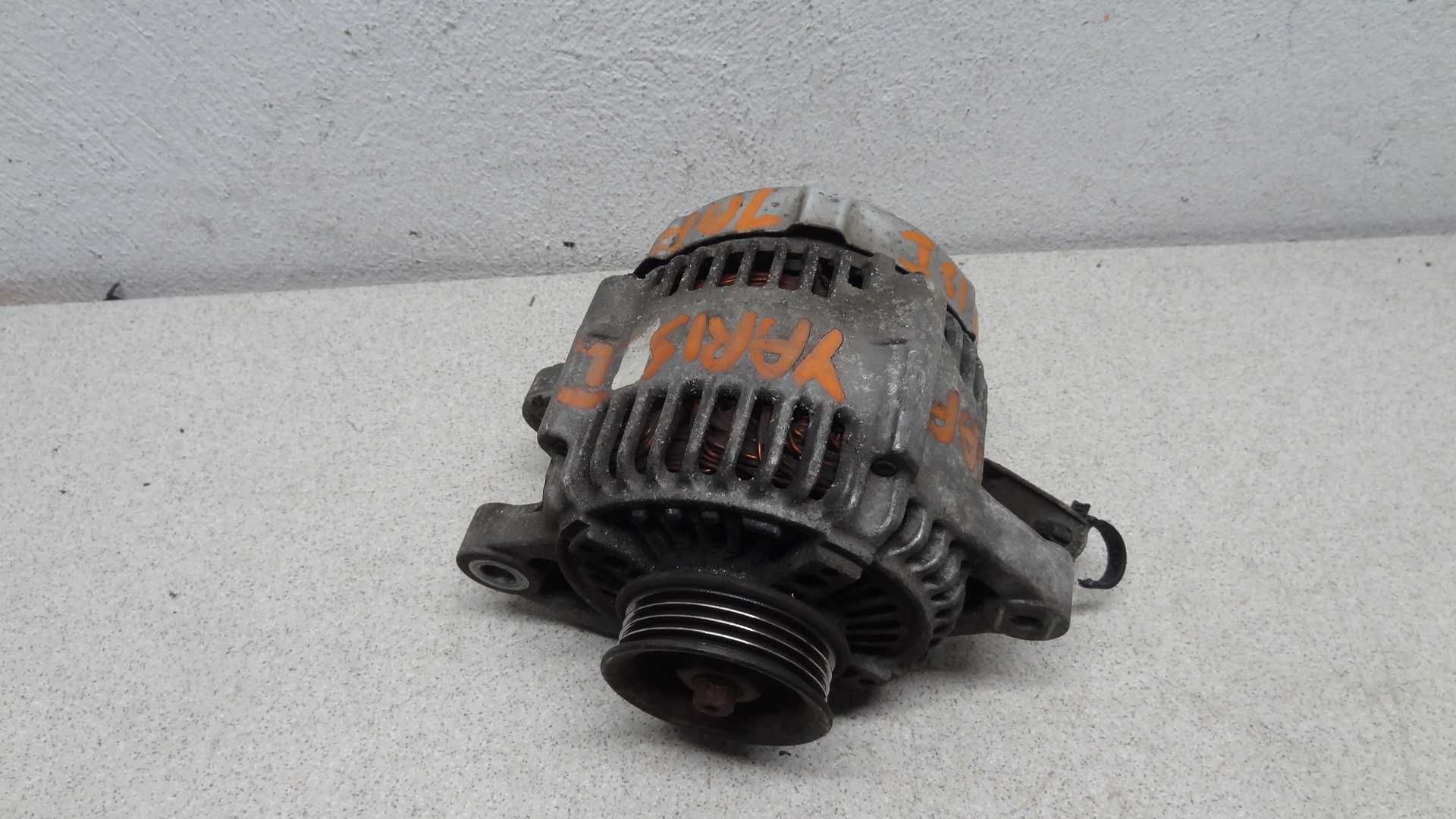 Toyota yaris I 99-05 1.0  1.3  alternator wersja japońska