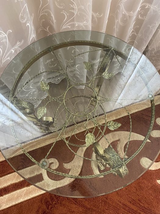 Стол стекляный б/у