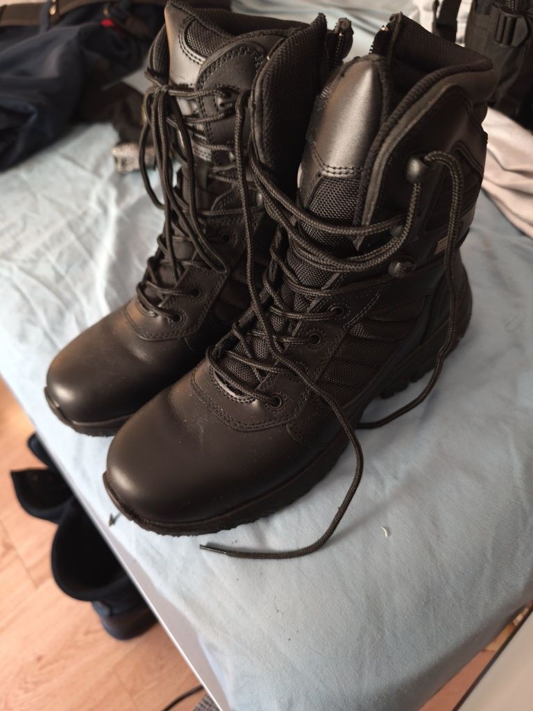 Bota tática LYNX PLUS 8.0 SZ ( c/ fecho lateral) - MAGNUM® novas