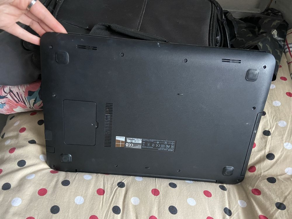Sprzedam laptopa Asus na części