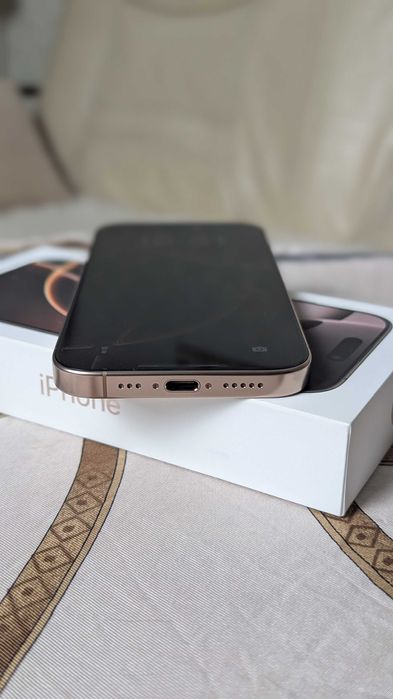 iPhone 16 Pro Desert Titanium Neverlock