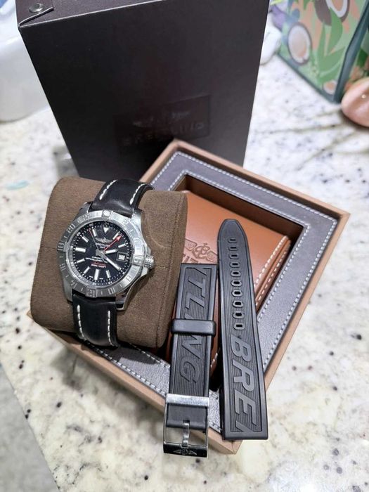 Relógio Breitling Avenger II GMT A32390