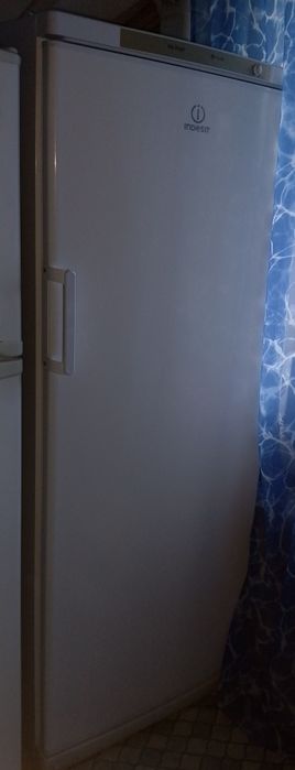 Морозильна камера INDESIT