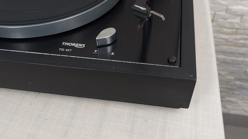 Thorens TD-147 Wysokiej klasy gramofon