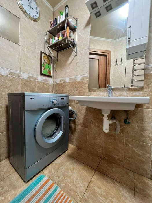 Оренда! 2 кімнатна з індивідуальним опаленням поруч парку Шевченка!