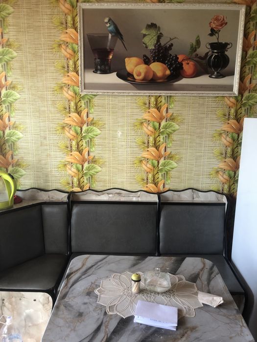 Продається дохкімнатна квартира без меблів ( в аренду не здається)