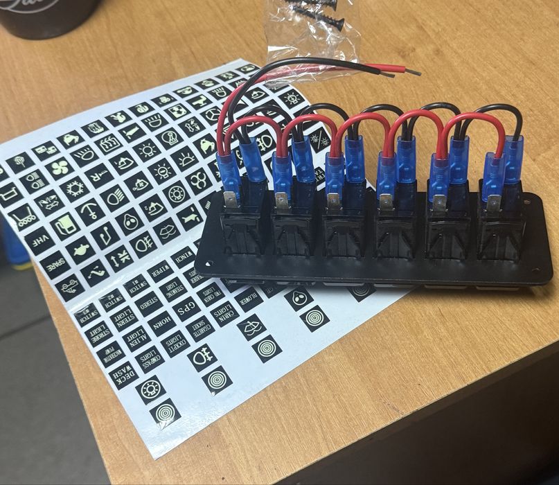 перемикач з підсвічуванням LED