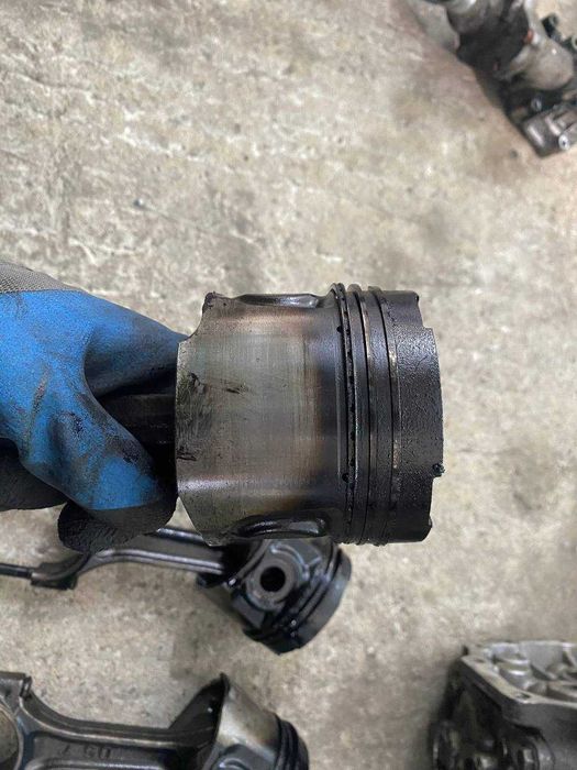 Поршні Поршень Поршня на Mitsubishi L200 IV пок. від 2006р.