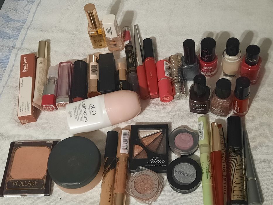 Mieszane kosmetyki do twarzy