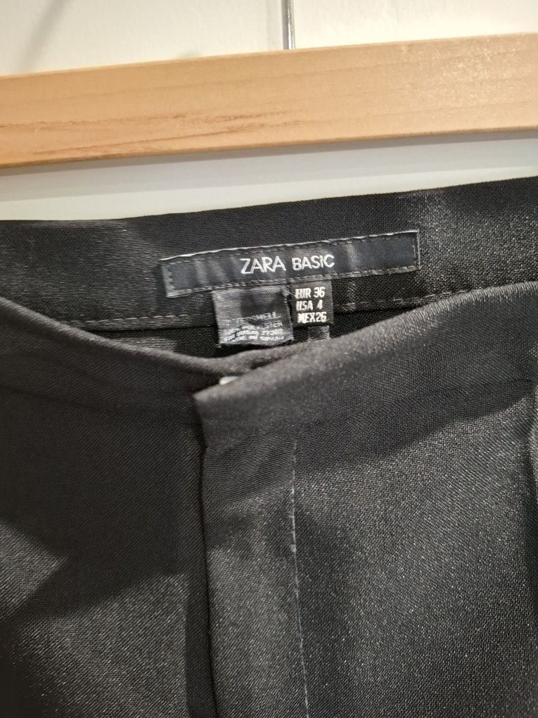 Calça preta Zara
