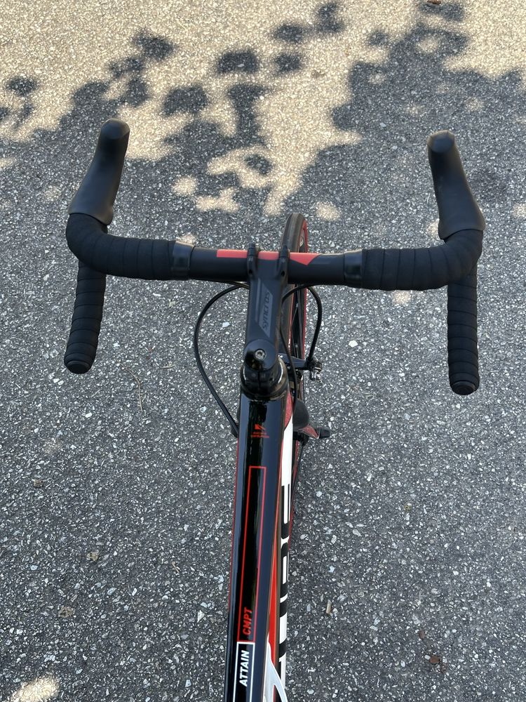 Bicicleta Cube Attain CMPT Carbono 56