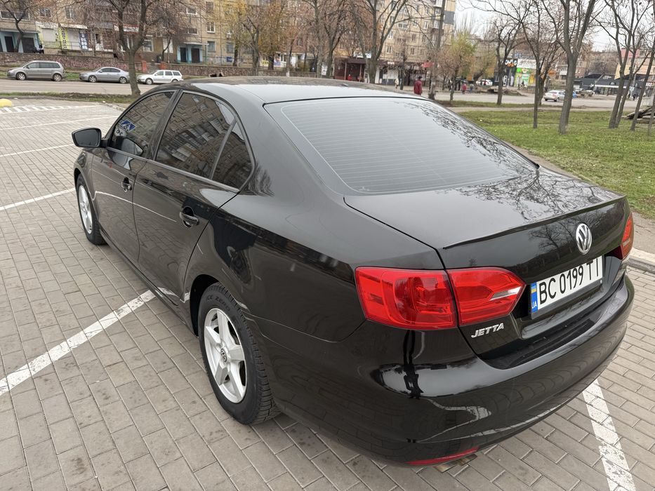 Продам джету 2012 года 2.0  газ бензин