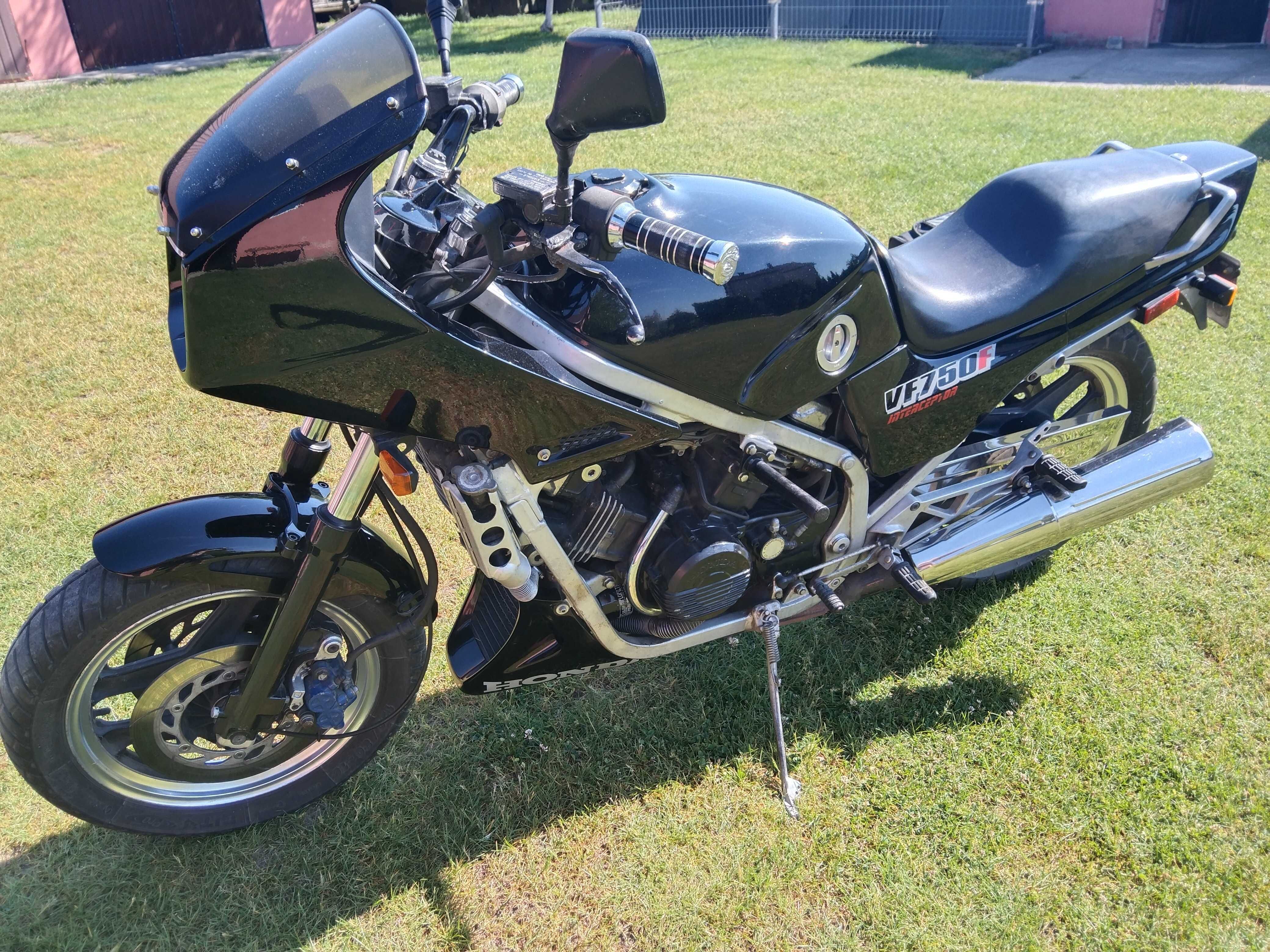 HONDA VF750F INTERCEPTOR V4 DOHC jak Magna turystyczny klasyk ZABYTEK