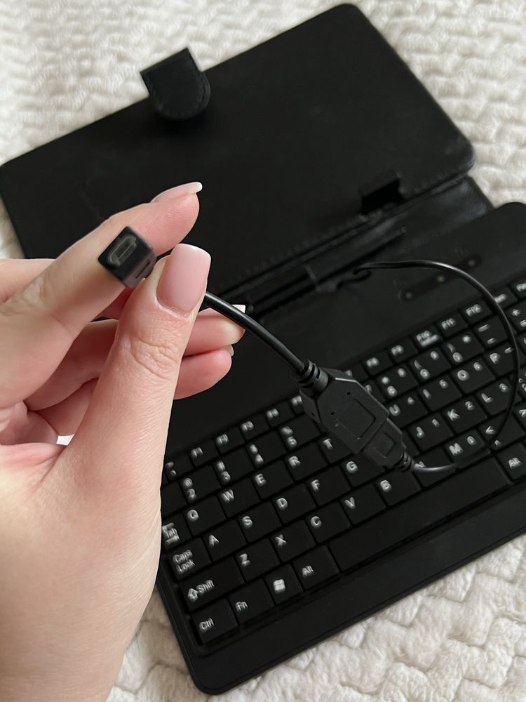 Чохол-клавіатура для планшета
