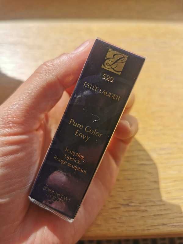 Szminka czerwona Estee Lauder envy creme 520 Carnal piękna nowa