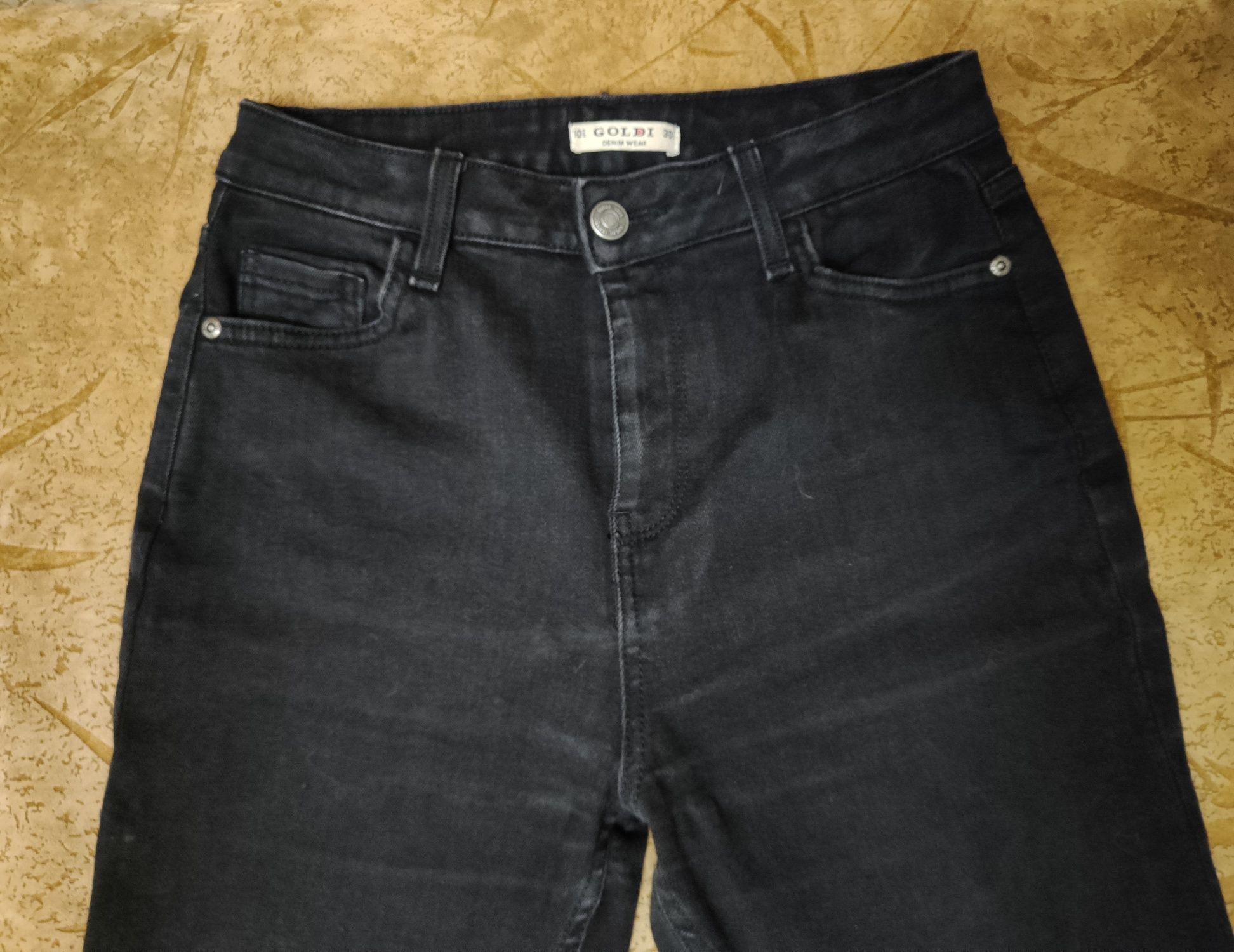 Класичні чорні жіночі джинси р 30 (42-44)