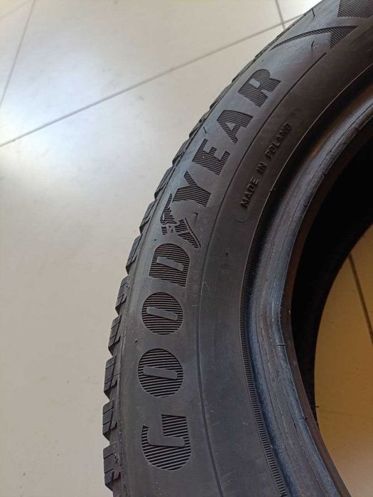 Распаровка 2-х шин б/у 185/65R15 88T Goodyear UltraGrip 9