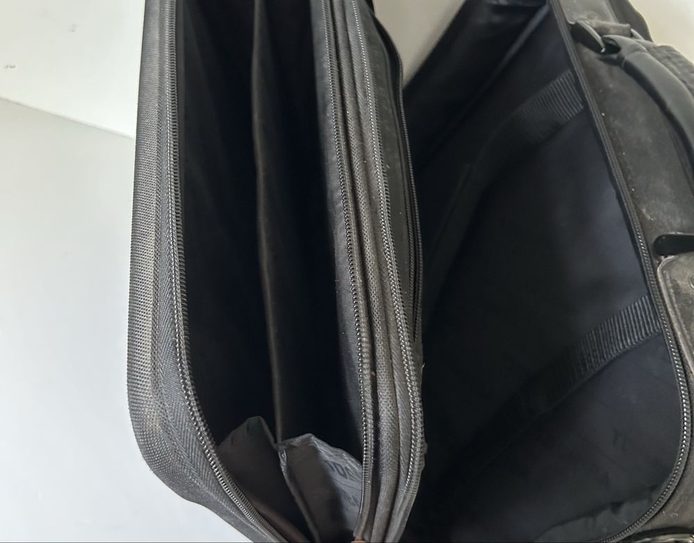 Toshiba torba na laptopa, dokumenty