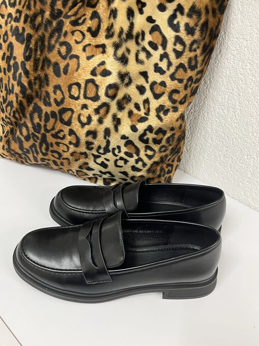 Новенькі лофери шкіра на розмір 39 (широка ніжка)