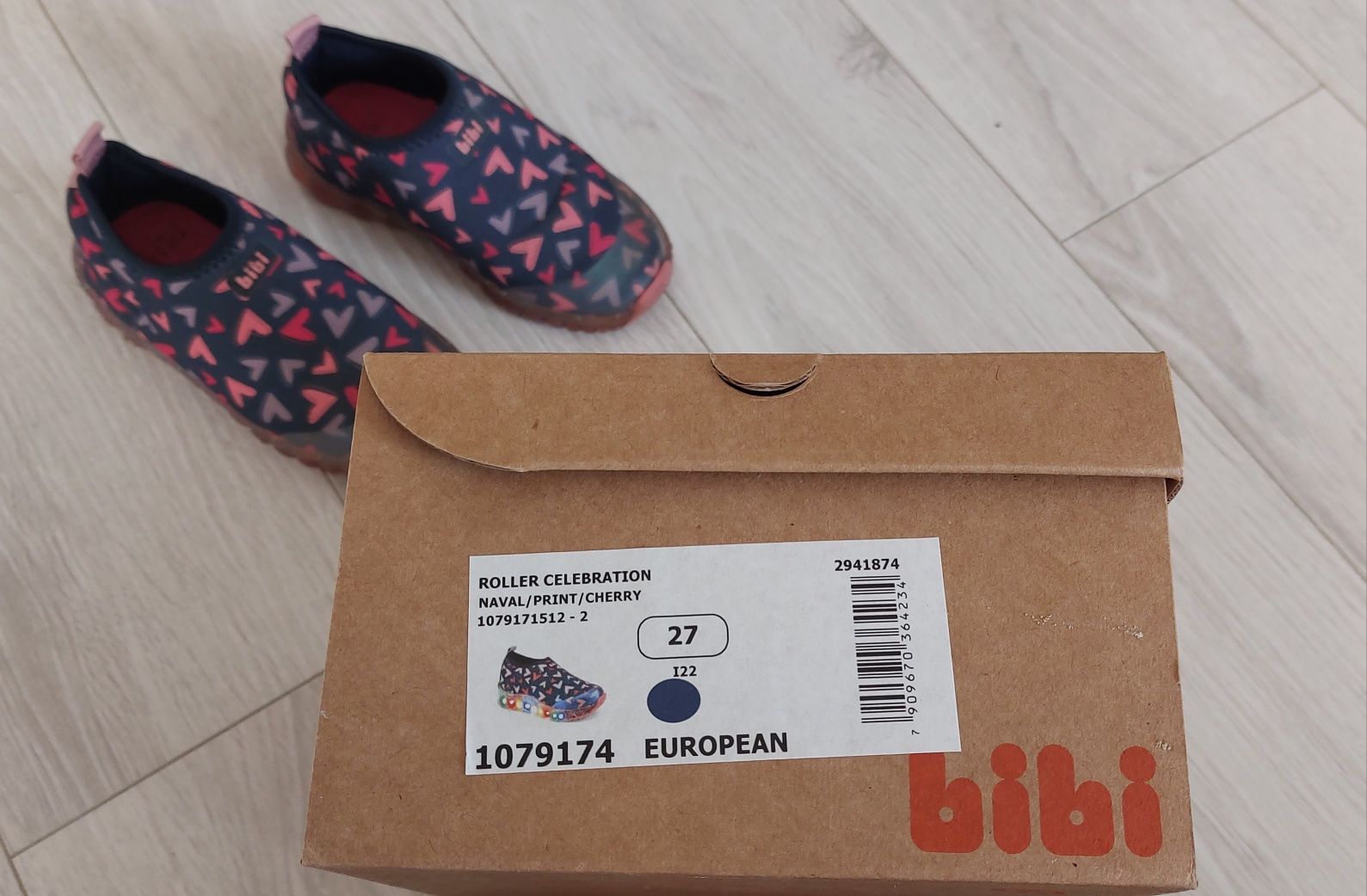 Buty BiBi led świecące w serca rozmiar 27