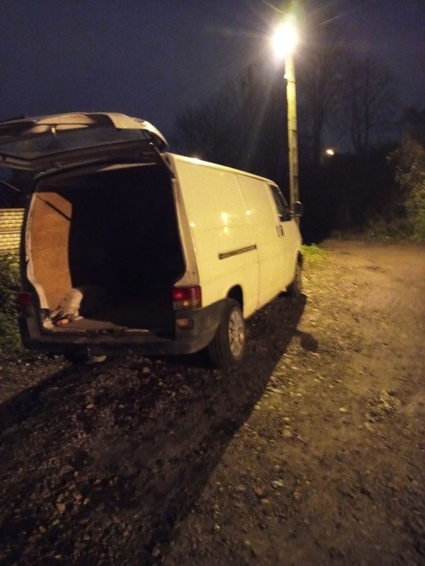 Transport bus odbiór gabarytów złom sprzątanie piwnic garaży