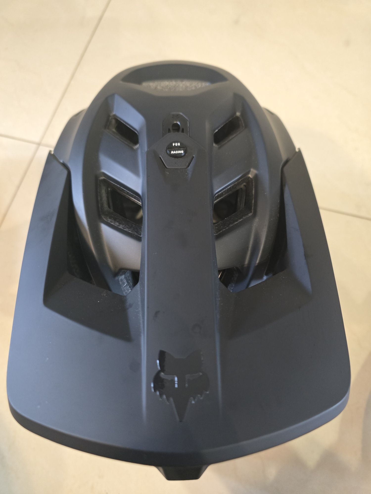 Witam do sprzedania posiadam Nowy Kask FOX