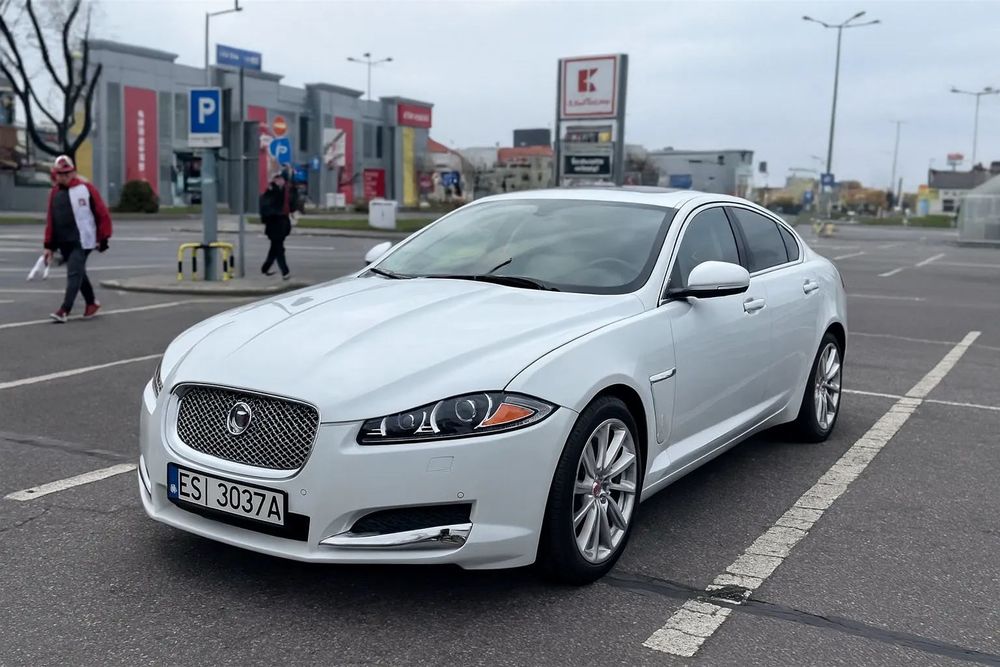 Jaguar XF 2,0T benz, MERIDIAN. zadbany, doinwestowany