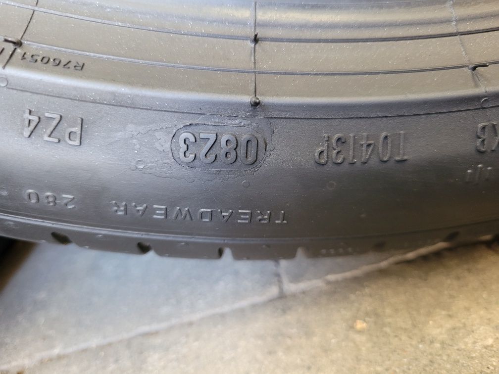 2x 255/40R20 Pirelli P ZERO 2023R 6mm