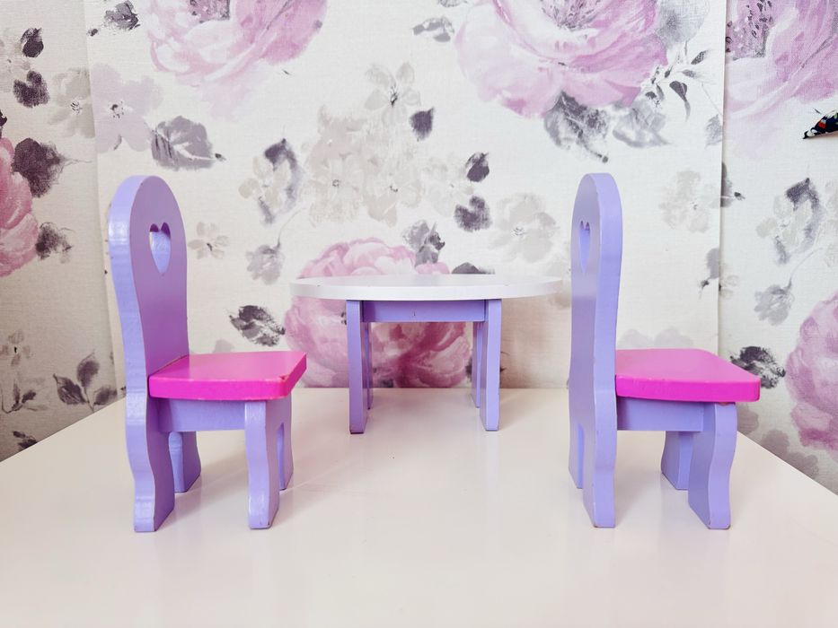 Drewniane meble do domku dla lalki, krzesło stolik