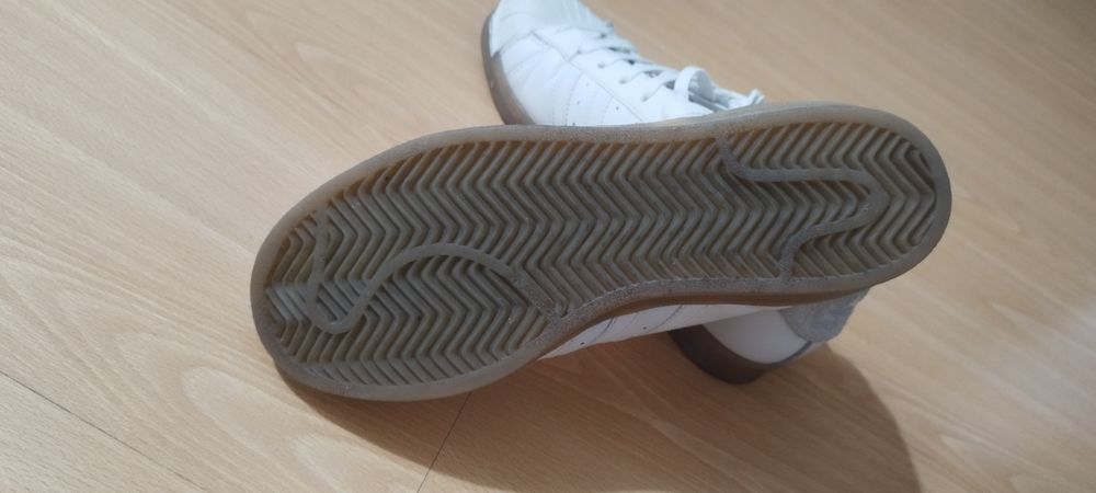 Sapatilhas adidas superstar beje