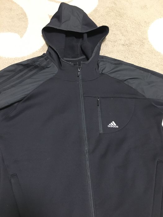 Спортивная куртка адидас