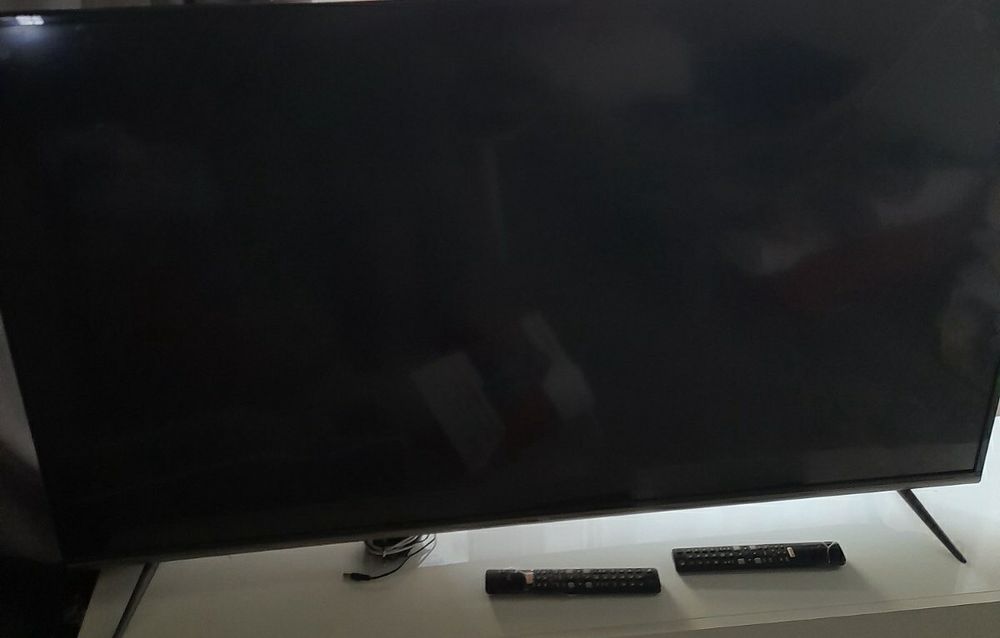 Телевизор TCL 55EP640 разбитый