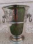 Vaso em metal antigo