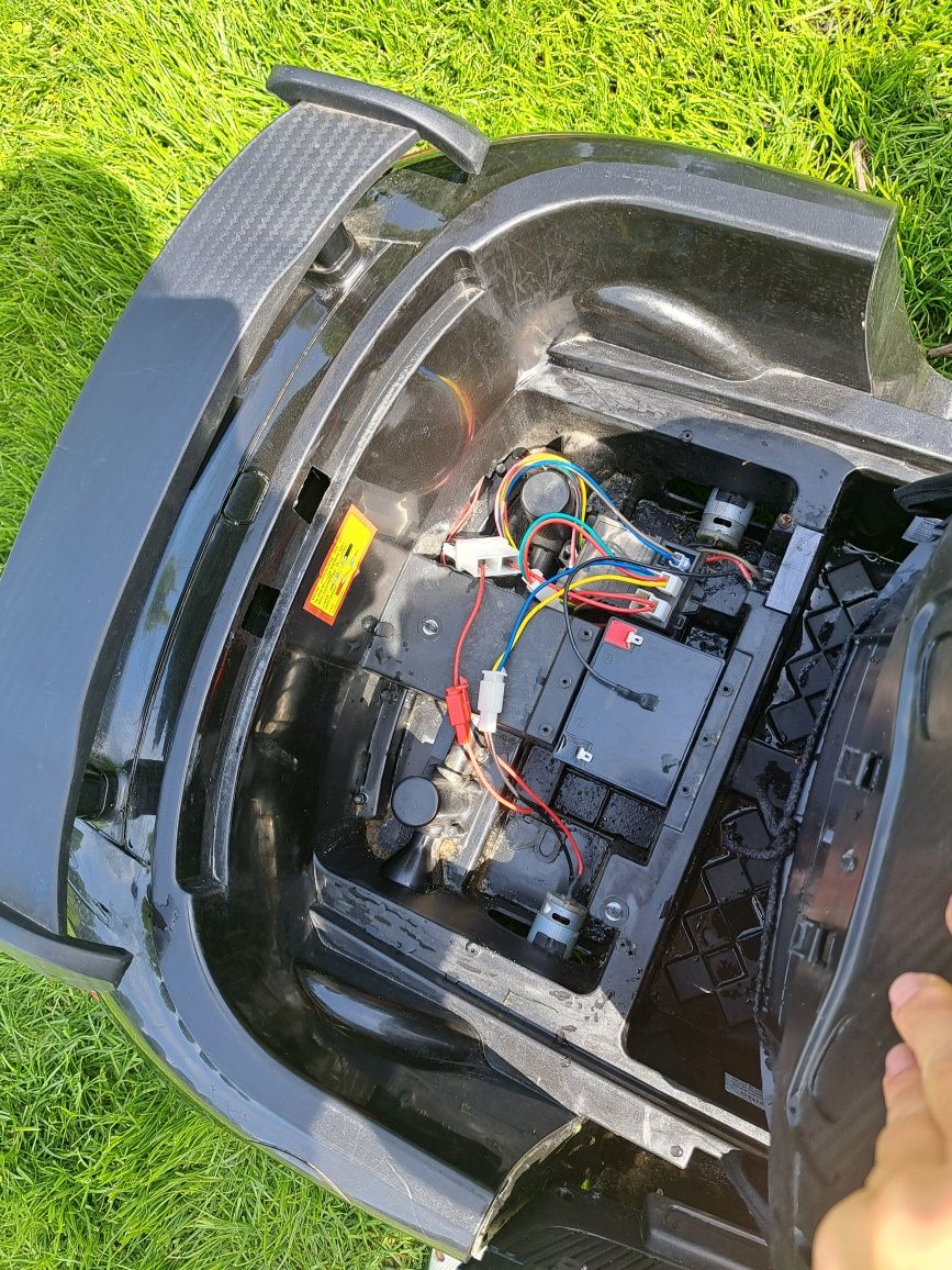 Auto na akumulator mercedes dla dzieci