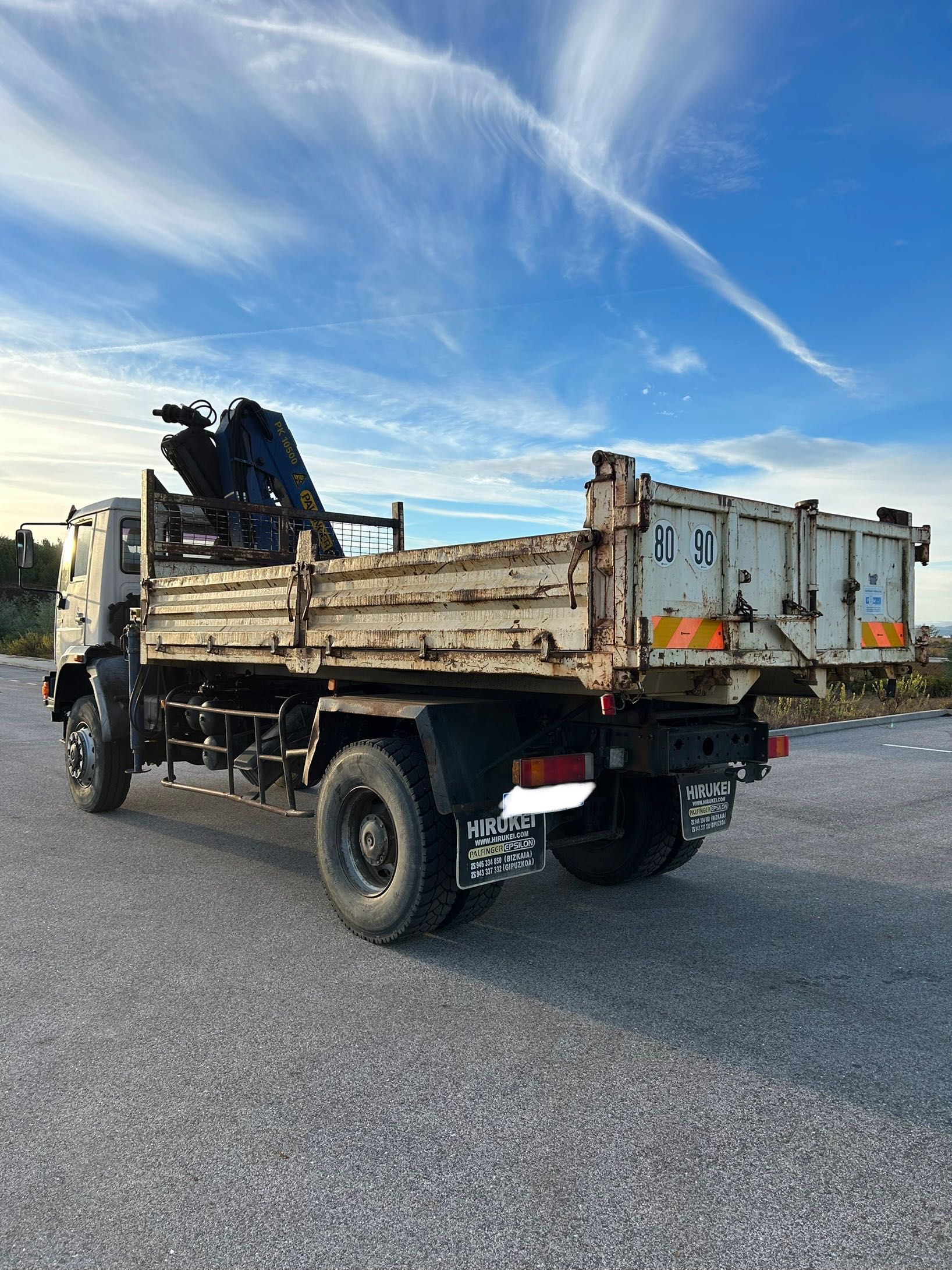 Camião Man 4x4 com grua